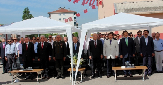 19 Mayıs, Ataşehir’de Resmi Törenlerle Kutlandı