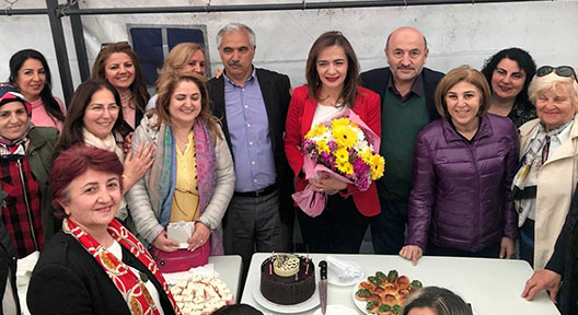 Oy Nöbeti Çadırında Sürpriz Yaşgünü Kutlaması