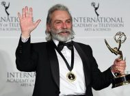 Haluk Bilginer, Uluslararası Emmy Ödülleri’nde ‘En İyi Erkek Oyuncu’ seçildi