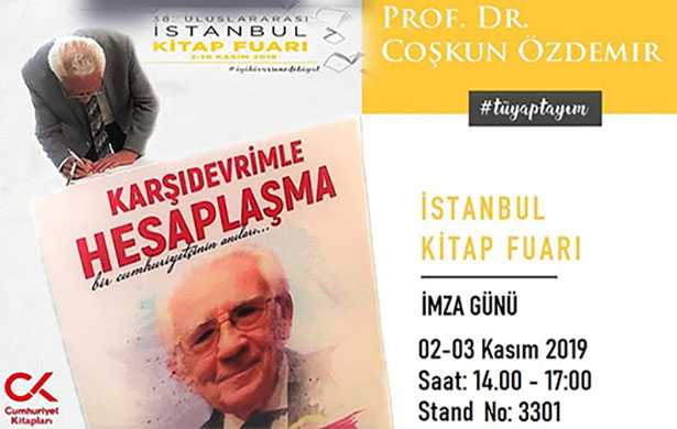 Prof.Dr. Coşkun Özdemir TÜYAP Fuarında Kitaplarını İmzalıyor