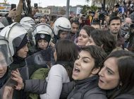 Kadıköy’de Dans Etmek İçin Toplanan Kadınlara Polis Müdahalesi