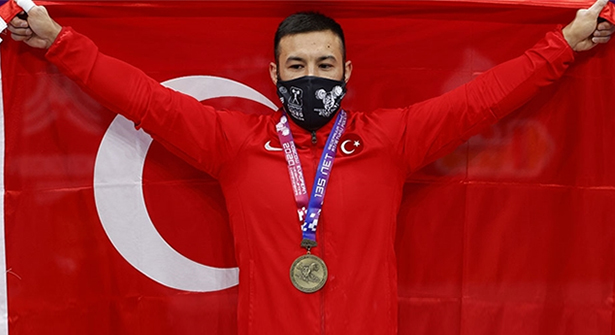 İBB Sporcusu Daniyar İsmayilov Rekorla Avrupa Şampiyonu