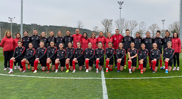 Kadın Milli Futbol Takımları Riva’da Çalışmalara Başladı