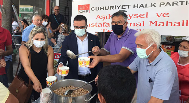 CHP Aşık Veysel ve Mustafa Kemal’den Vatandaşlara Aşure İkramı