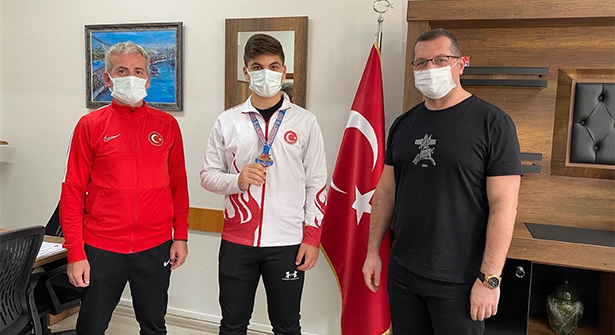 Ataşehir HEM Sporcusundan Avrupa Başarısı: Bronz Madalya