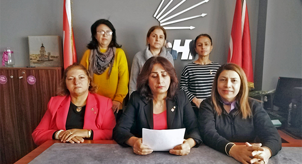 CHP Ataşehir Kadınlarından Eş Zamanlı ‘Kadına Şiddete Karşı’ Açıklama