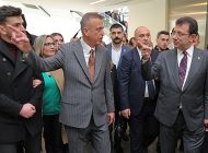 İmamoğlu, Ataşehir İnal Aydınoğlu Kültür Merkezi’ni Ziyaret Etti
