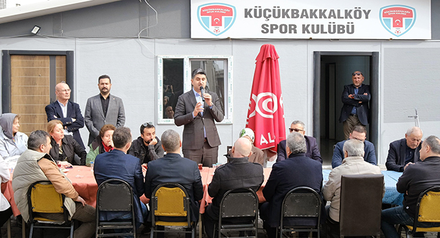 Onursal Adıgüzel Küçükbakkalköy Spor Kulübü’nü Ziyaret Etti