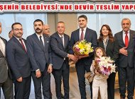 Ataşehir’in Yeni Başkanı Onursal Adıgüzel Mazbatasını Aldı, Göreve Başladı