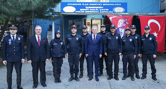 Vali Davut Gül İçerenköy Polis Merkezi’ni Ziyaret Ederek Bayramlaştı