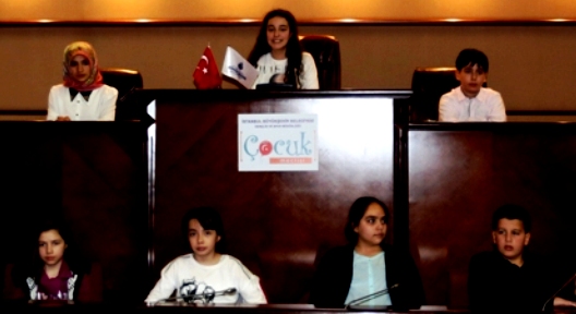 İBB Çocuk Meclisi Başkanı Ataşehirli Alara Tuncer