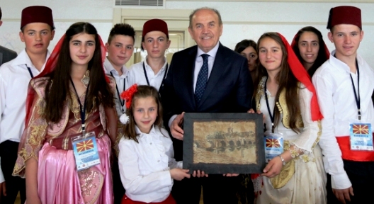 İBB Başkanı Topbaş 23 Nisan Çocuklarıyla Buluştu